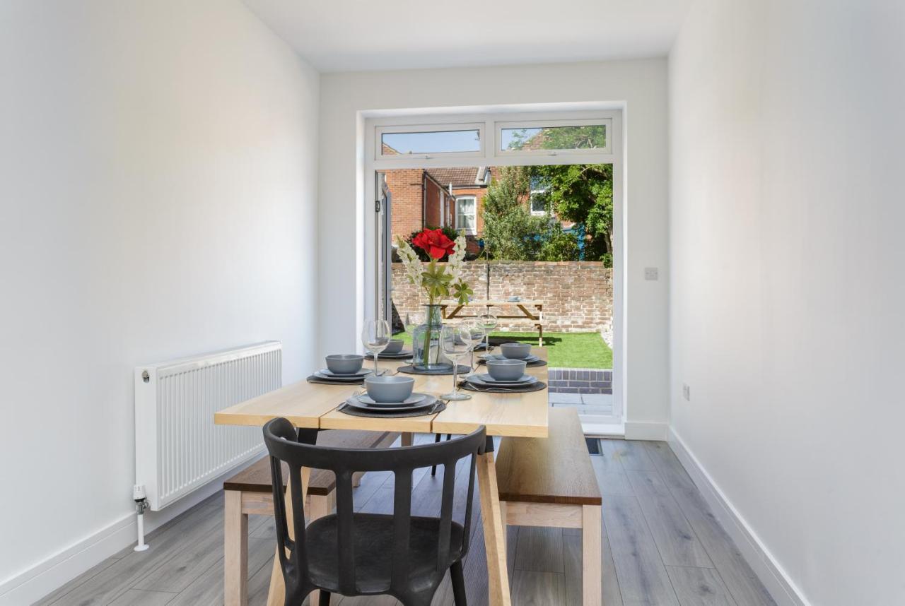 Harold House - Modern Open Plan 4 Bedroom, 3 Bathroom House In Central Southsea, 朴次茅斯 外观 照片