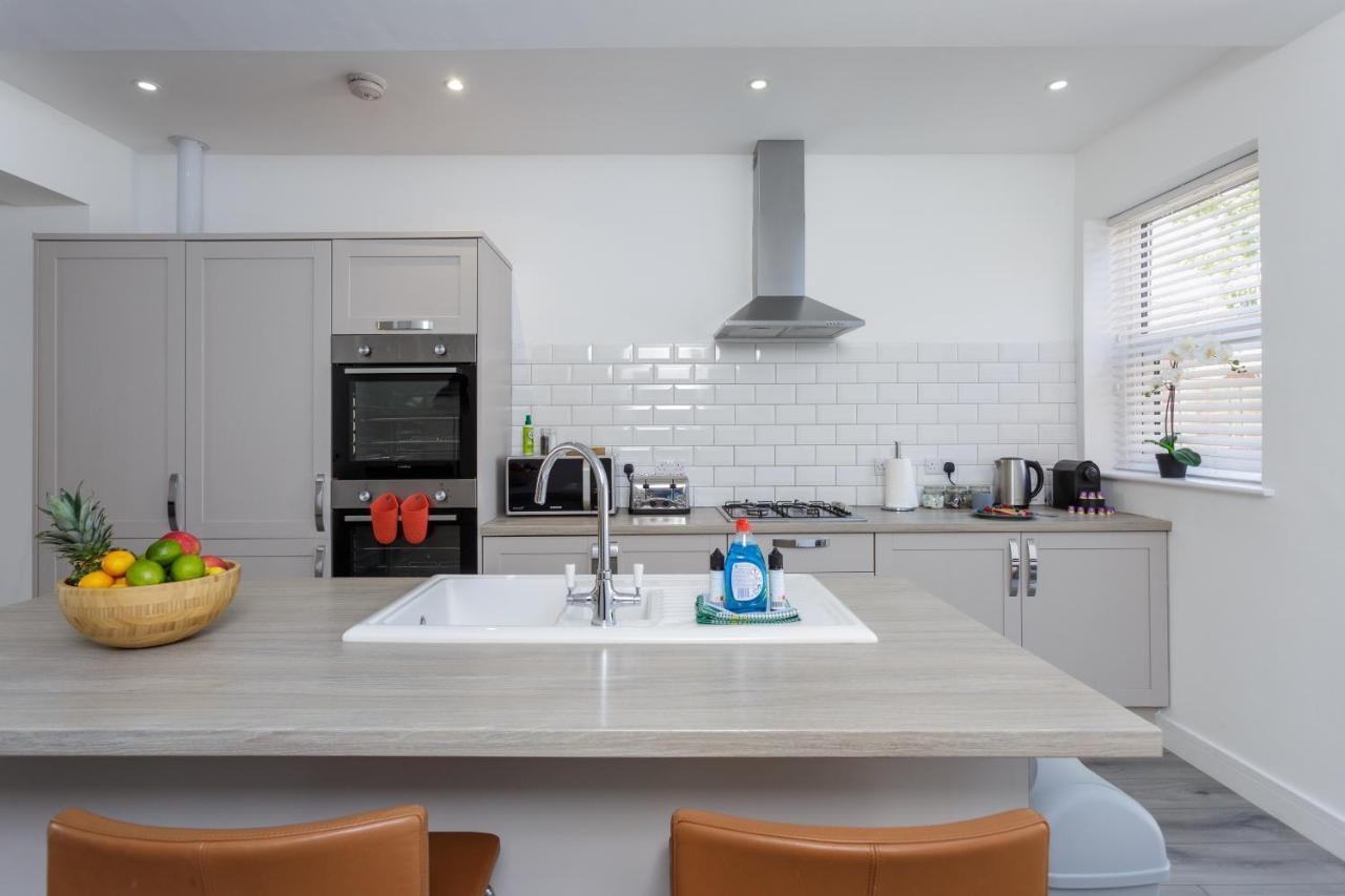 Harold House - Modern Open Plan 4 Bedroom, 3 Bathroom House In Central Southsea, 朴次茅斯 外观 照片