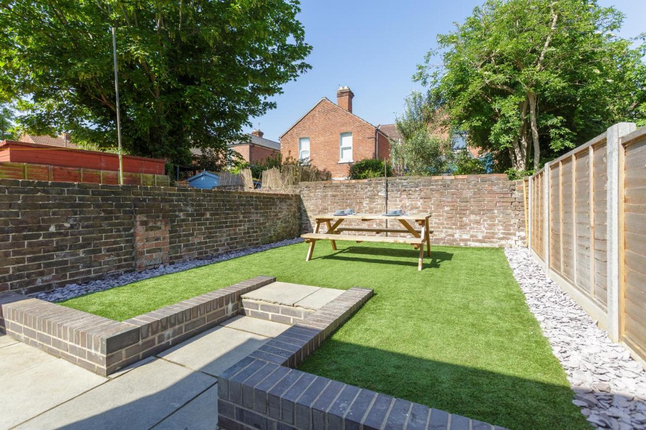 Harold House - Modern Open Plan 4 Bedroom, 3 Bathroom House In Central Southsea, 朴次茅斯 外观 照片