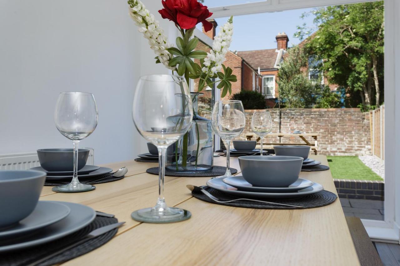 Harold House - Modern Open Plan 4 Bedroom, 3 Bathroom House In Central Southsea, 朴次茅斯 外观 照片