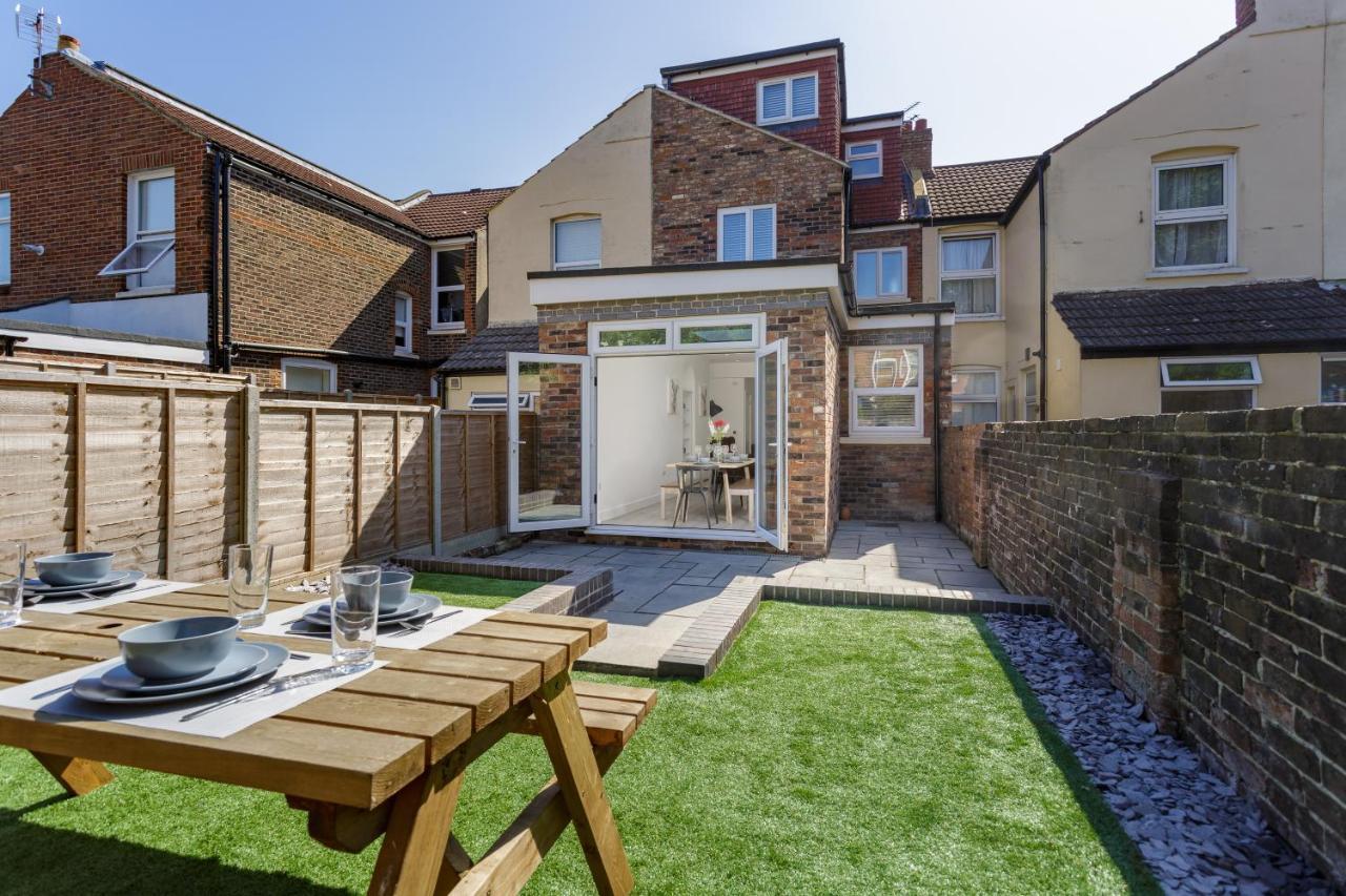 Harold House - Modern Open Plan 4 Bedroom, 3 Bathroom House In Central Southsea, 朴次茅斯 外观 照片
