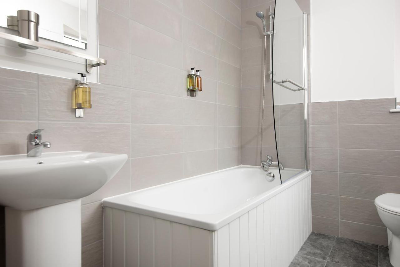 Harold House - Modern Open Plan 4 Bedroom, 3 Bathroom House In Central Southsea, 朴次茅斯 外观 照片